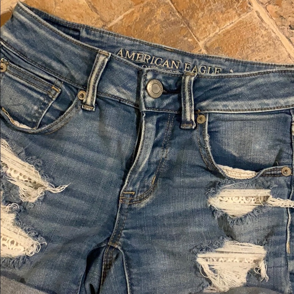 American Eagle distressed midi jean shorts size 2 - Picture 3 of 8